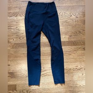 lululemon size 6 pants. dot detail on lower leg as shown in pictures